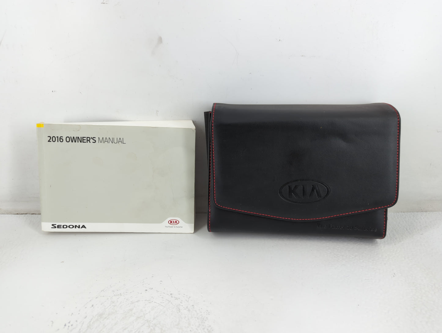 2016 Kia Sedona Owners Manual Book Guide P/N:GA9O-EU59E OEM Used Auto Parts - Oemusedautoparts1.com