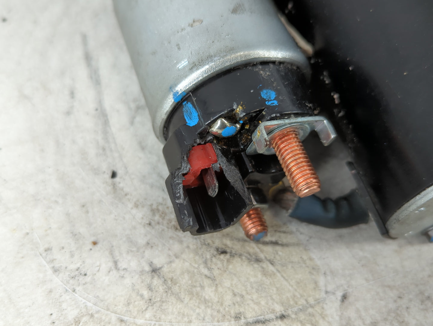 2015-2016 Kia Sedona Car Starter Motor Solenoid OEM P/N:22106217 Fits Fits 2012 2013 2014 2015 2016 OEM Used Auto Parts - Oe
