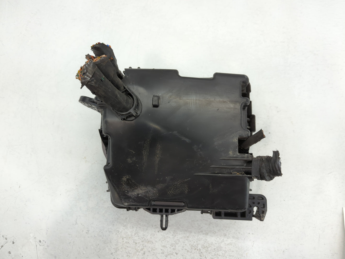 2015-2018 Kia Sedona Fusebox Fuse Box Panel Relay Module P/N:91222 A9581 Fits Fits 2015 2016 2017 2018 OEM Used Auto Parts -