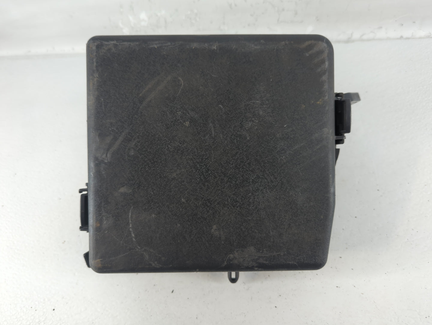 2015-2018 Kia Sedona Fusebox Fuse Box Panel Relay Module P/N:91950-A9320 Fits Fits 2015 2016 2017 2018 OEM Used Auto Parts -