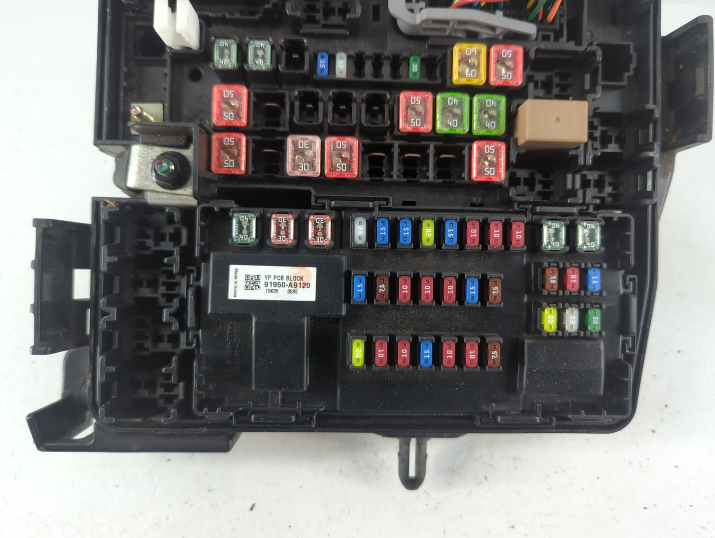 2015-2018 Kia Sedona Fusebox Fuse Box Panel Relay Module P/N:91950-A9320 Fits Fits 2015 2016 2017 2018 OEM Used Auto Parts -