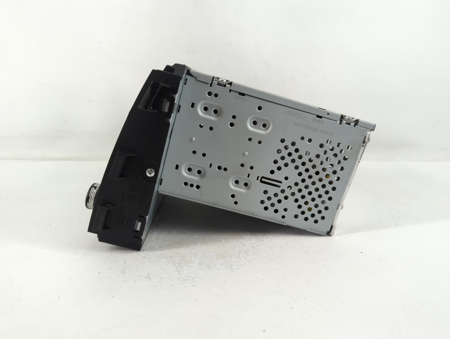 2015-2016 Kia Sedona Am Fm Cd Player Radio Receiver - Oemusedautoparts1.com
