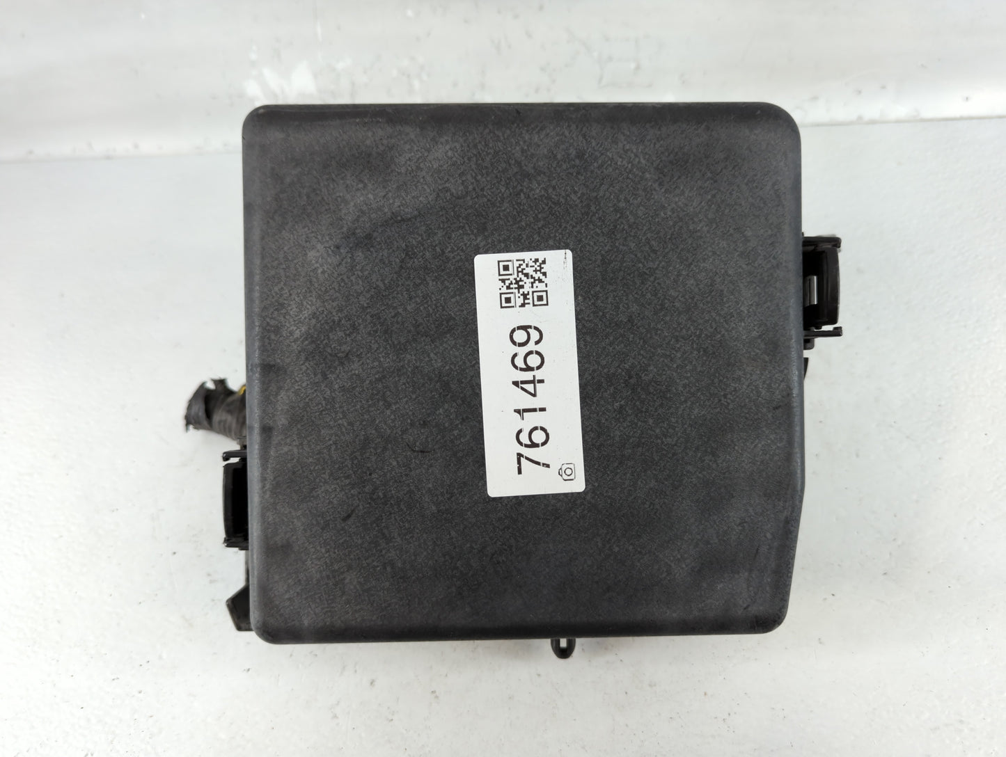 2015-2018 Kia Sedona Fusebox Fuse Box Panel Relay Module P/N:91950-A9320 Fits Fits 2015 2016 2017 2018 OEM Used Auto Parts -
