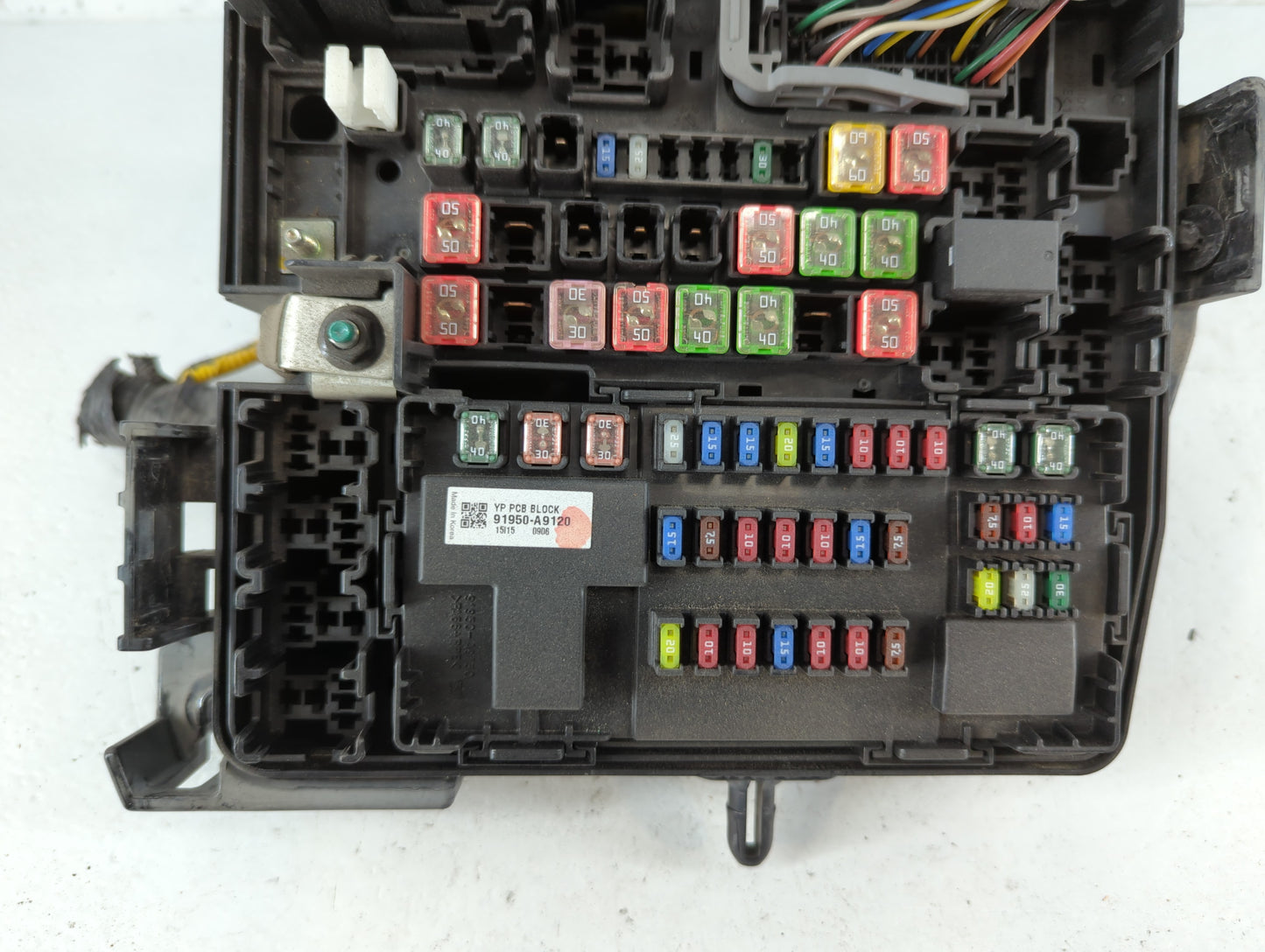 2015-2018 Kia Sedona Fusebox Fuse Box Panel Relay Module P/N:91950-A9320 Fits Fits 2015 2016 2017 2018 OEM Used Auto Parts -