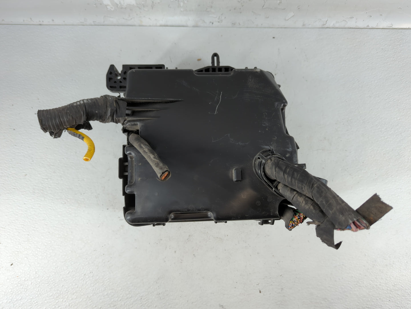 2015-2018 Kia Sedona Fusebox Fuse Box Panel Relay Module P/N:91950-A9320 Fits Fits 2015 2016 2017 2018 OEM Used Auto Parts -