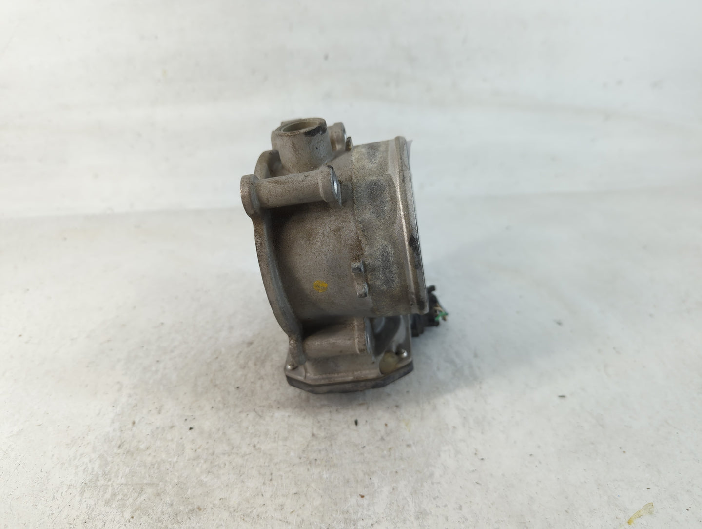 2015-2018 Kia Sedona Throttle Body P/N:35100-3CAA0 Fits Fits 2012 2013 2014 2015 2016 2017 2018 OEM Used Auto Parts - Oemuse