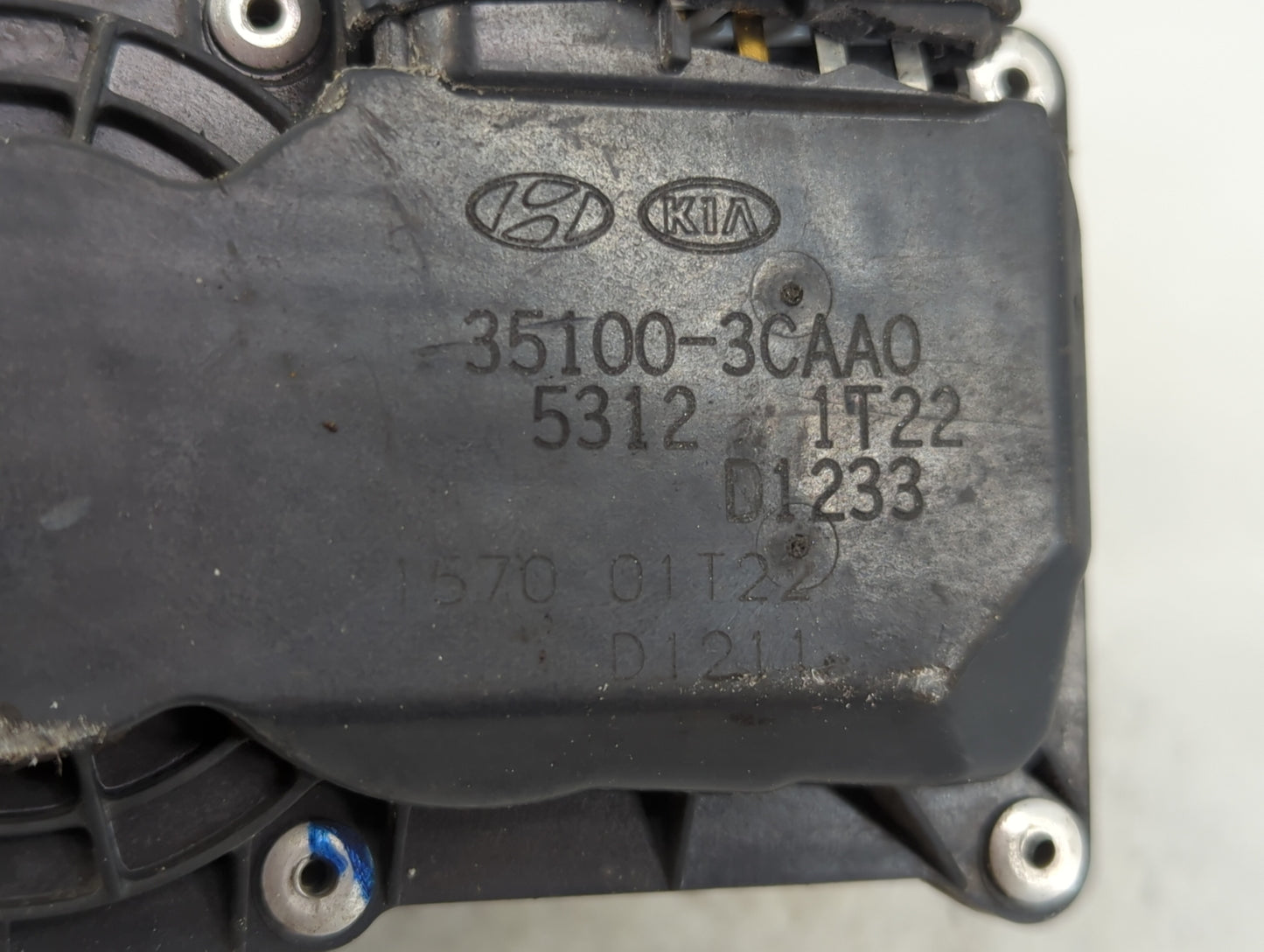 2015-2018 Kia Sedona Throttle Body P/N:35100-3CAA0 Fits Fits 2012 2013 2014 2015 2016 2017 2018 OEM Used Auto Parts - Oemuse