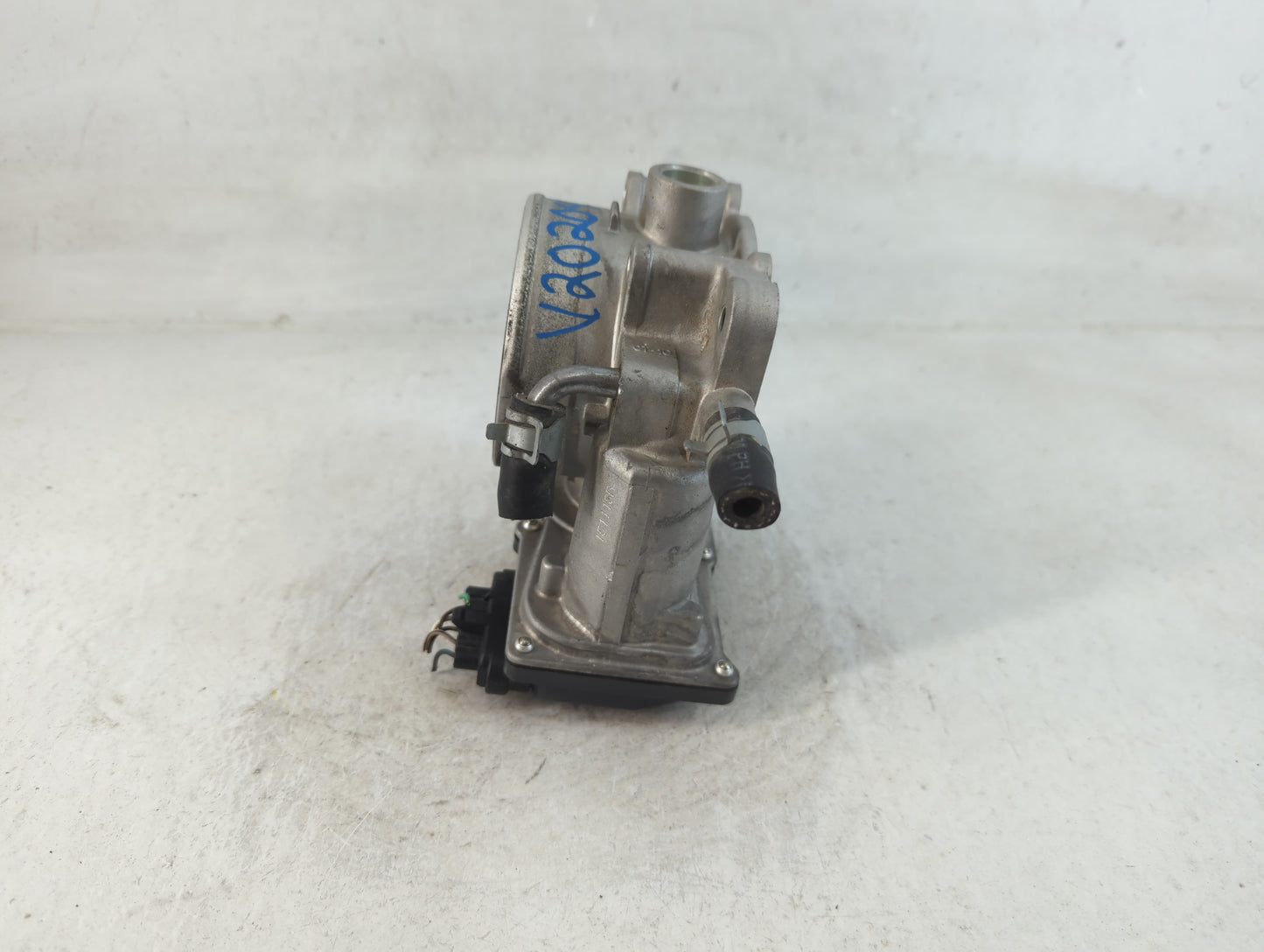 2015-2018 Kia Sedona Throttle Body P/N:35100-3CAA0 Fits Fits 2012 2013 2014 2015 2016 2017 2018 OEM Used Auto Parts - Oemuse