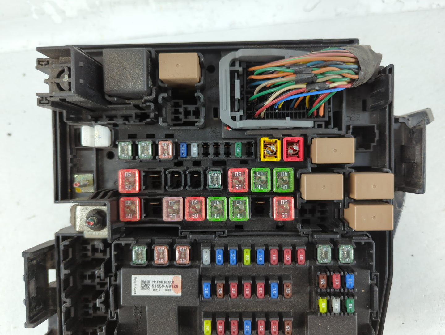 2015-2018 Kia Sedona Fusebox Fuse Box Panel Relay Module P/N:91950-A9320 Fits Fits 2015 2016 2017 2018 OEM Used Auto Parts -