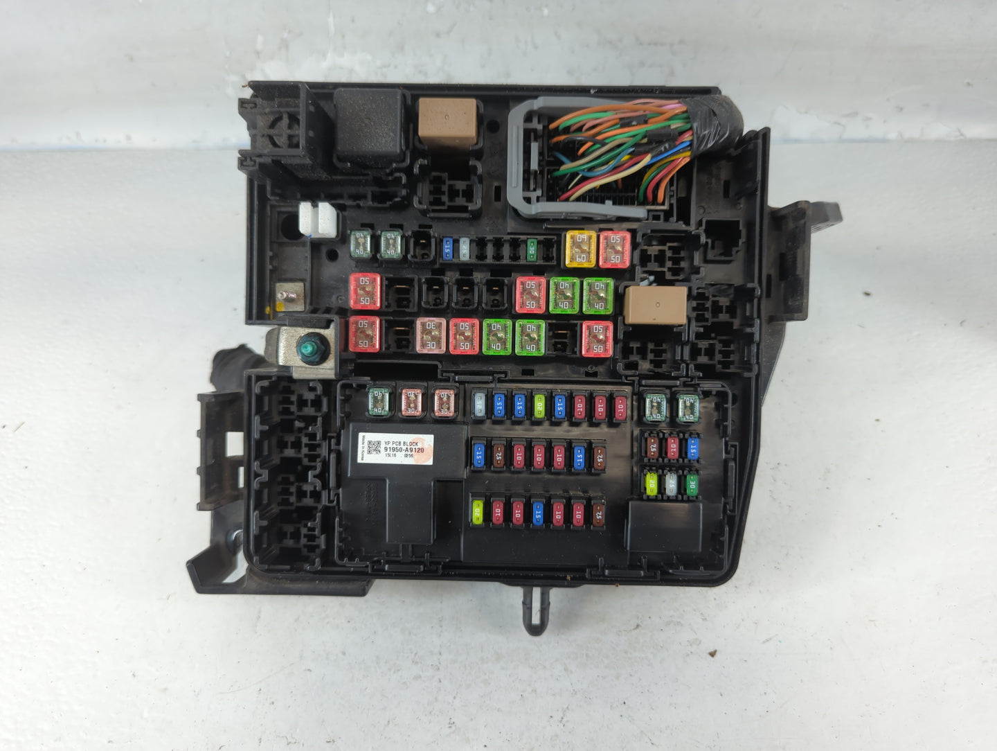 2015-2018 Kia Sedona Fusebox Fuse Box Panel Relay Module P/N:FZ2901B 91222 A9781 Fits Fits 2015 2016 2017 2018 OEM Used Auto