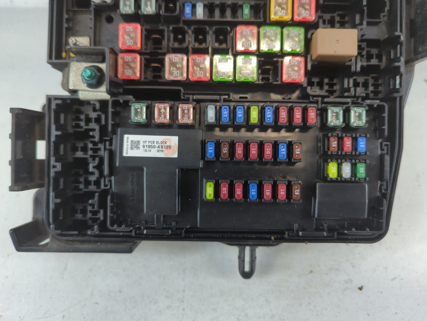 2015-2018 Kia Sedona Fusebox Fuse Box Panel Relay Module P/N:FZ2901B 91222 A9781 Fits Fits 2015 2016 2017 2018 OEM Used Auto
