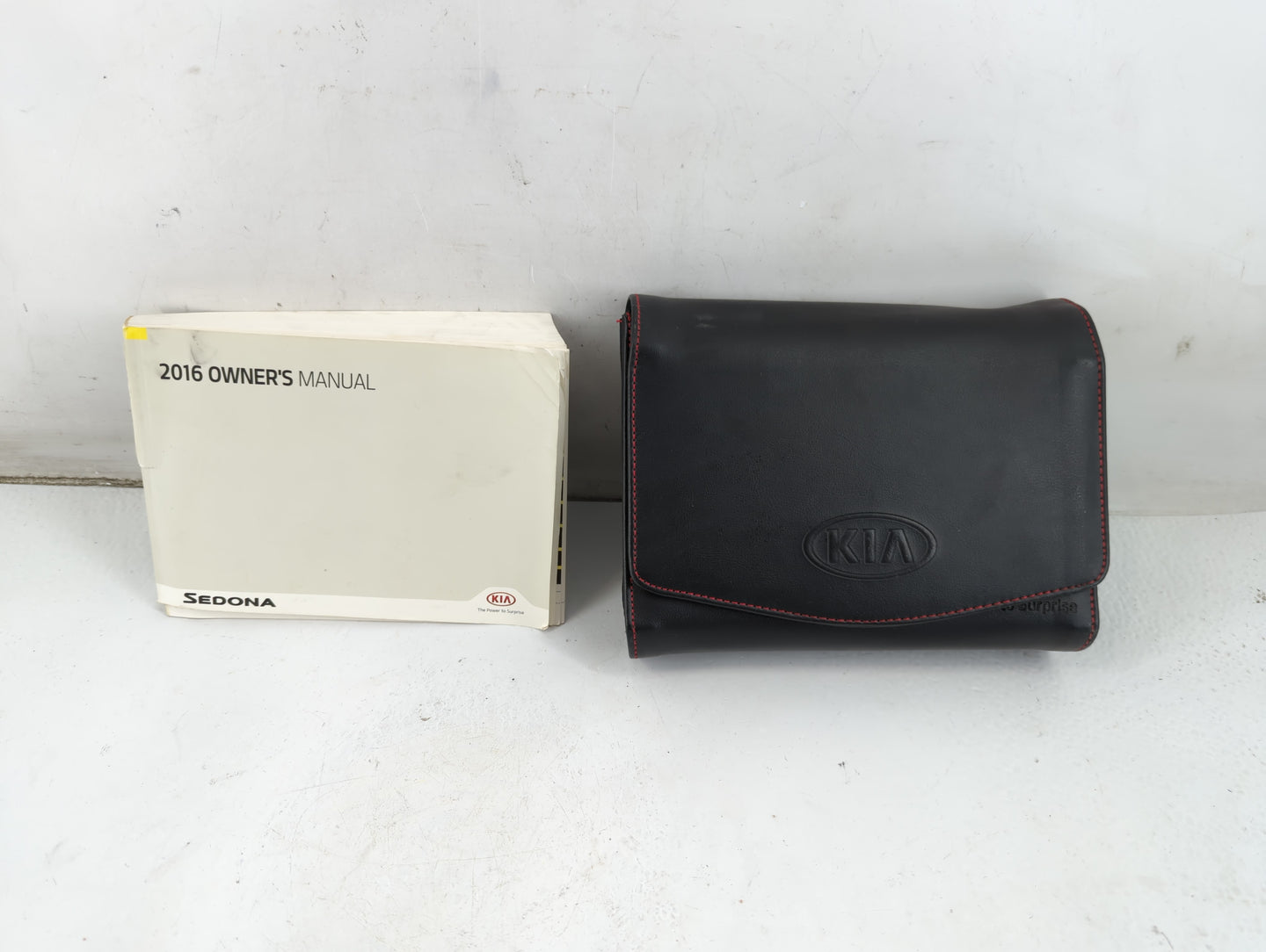 2016 Kia Sedona Owners Manual Book Guide P/N:GA9O-EU54B OEM Used Auto Parts - Oemusedautoparts1.com