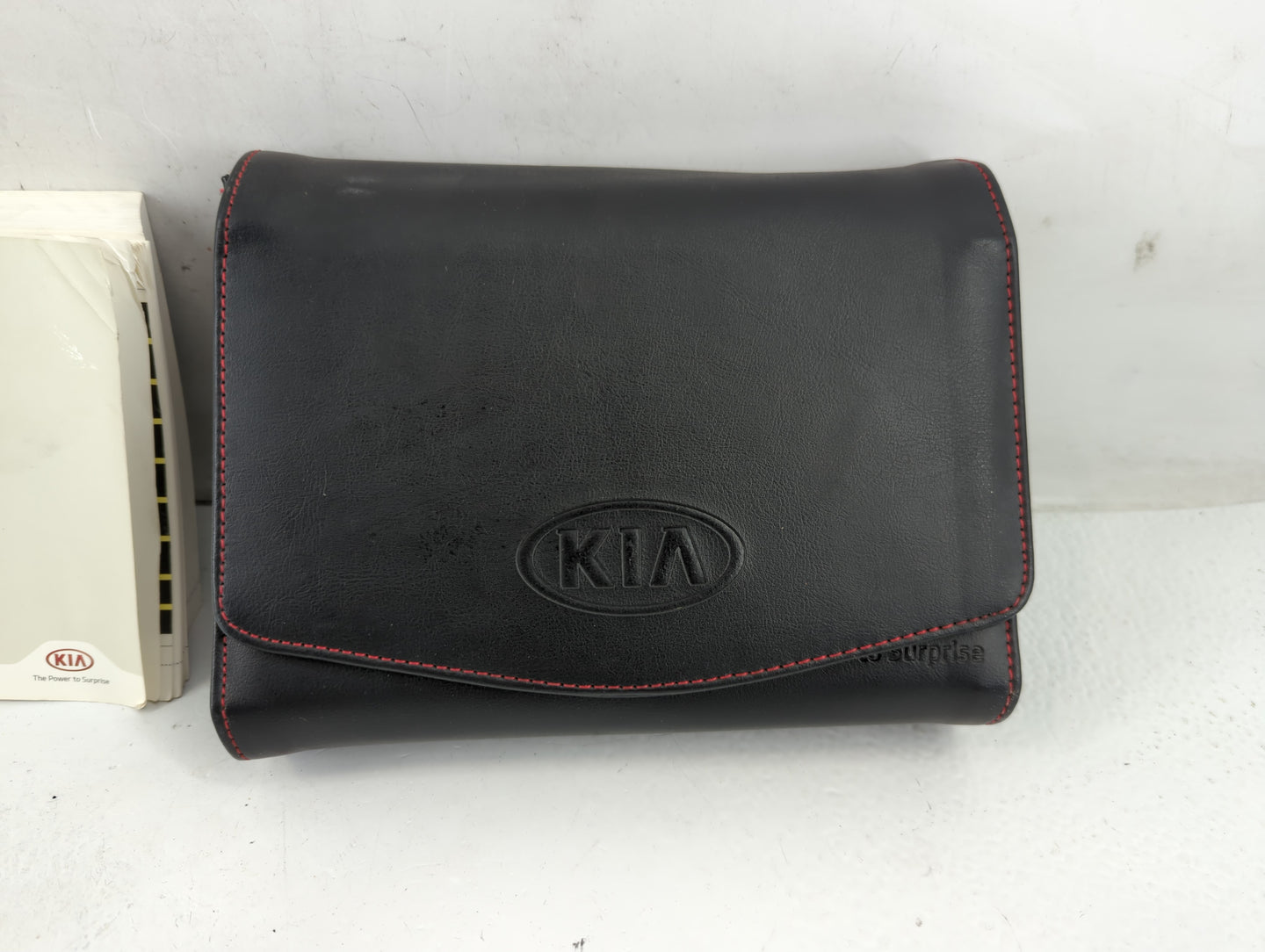 2016 Kia Sedona Owners Manual Book Guide P/N:GA9O-EU54B OEM Used Auto Parts - Oemusedautoparts1.com