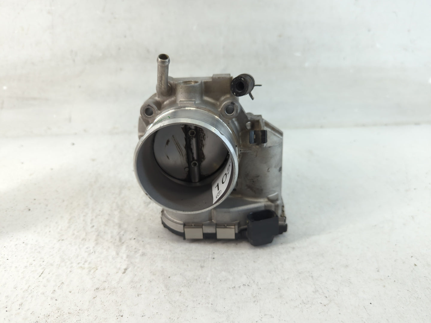2016-2020 Kia Sorento Throttle Body P/N:35100-2G700 Fits Fits 2015 2016 2017 2018 2019 2020 2021 OEM Used Auto Parts - Oemus