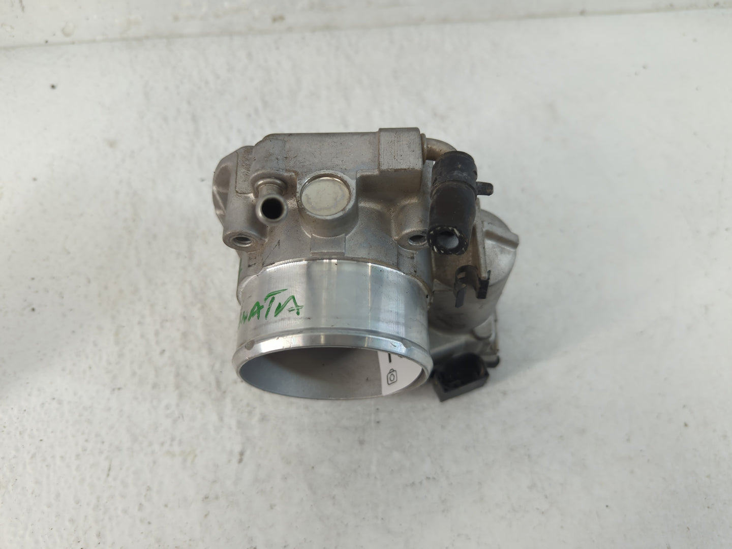 2016-2020 Kia Sorento Throttle Body P/N:35100-2G700 Fits Fits 2015 2016 2017 2018 2019 2020 2021 OEM Used Auto Parts - Oemus