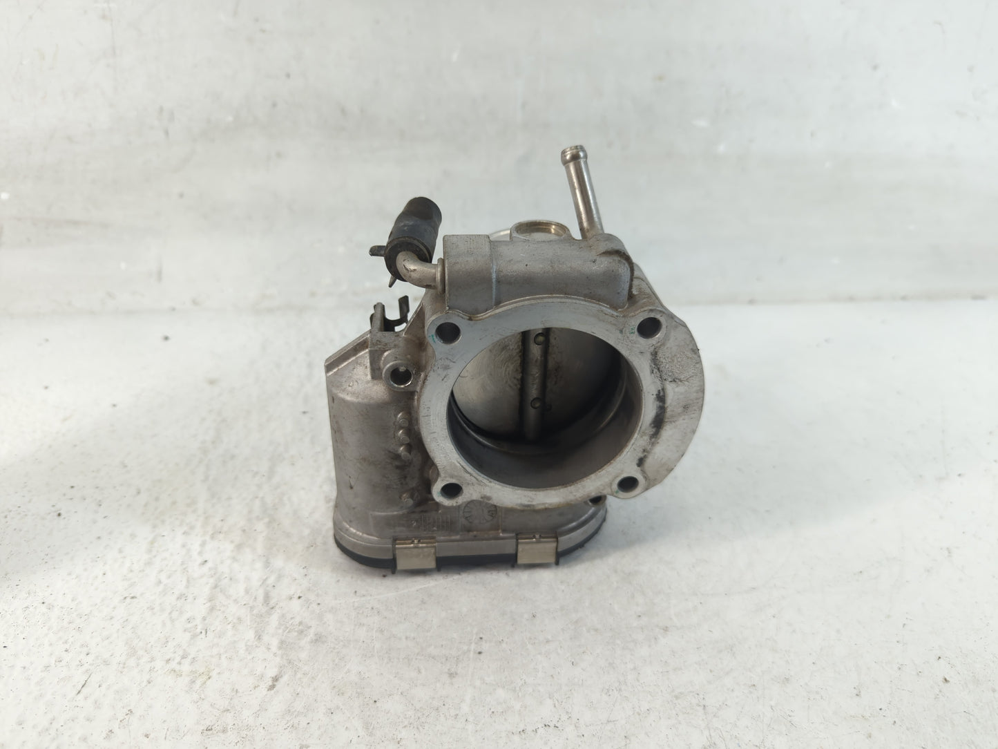 2016-2020 Kia Sorento Throttle Body P/N:35100-2G700 Fits Fits 2015 2016 2017 2018 2019 2020 2021 OEM Used Auto Parts - Oemus