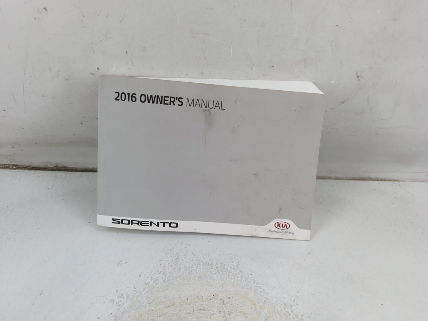 2016 Kia Sorento Owners Manual Book Guide P/N:GXG5-EU58G OEM Used Auto Parts - Oemusedautoparts1.com