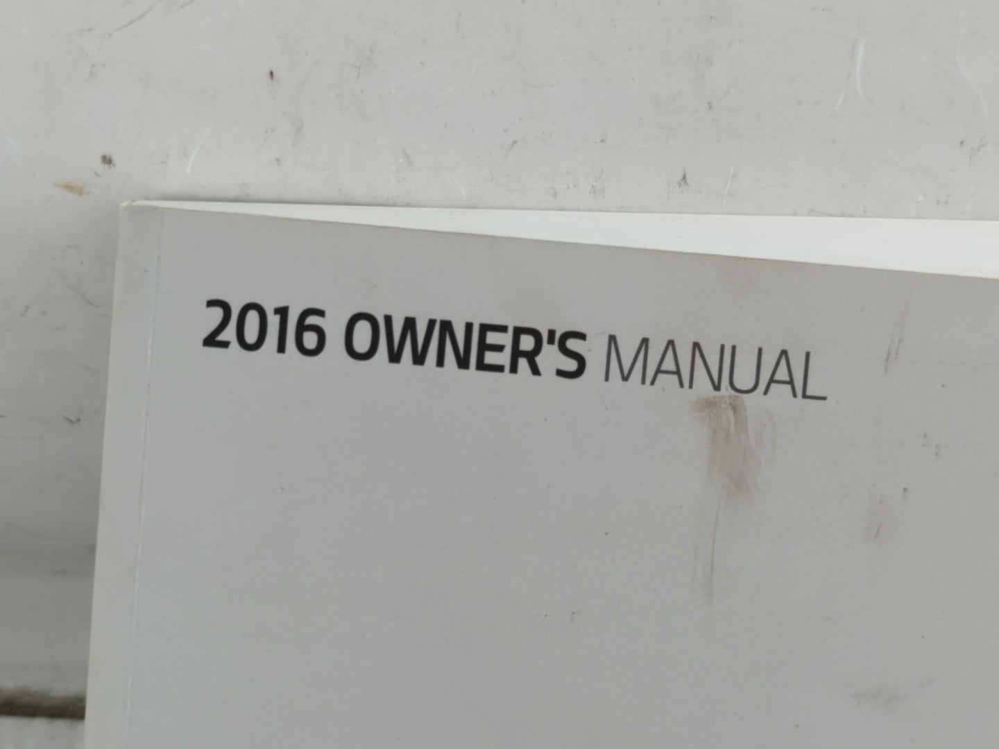 2016 Kia Sorento Owners Manual Book Guide P/N:GXG5-EU58G OEM Used Auto Parts - Oemusedautoparts1.com