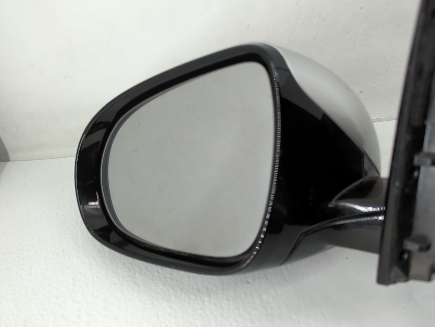 2016-2020 Kia Sorento Driver Side View Mirror - Left Door Mirror OEM Used - Oemusedautoparts1.com