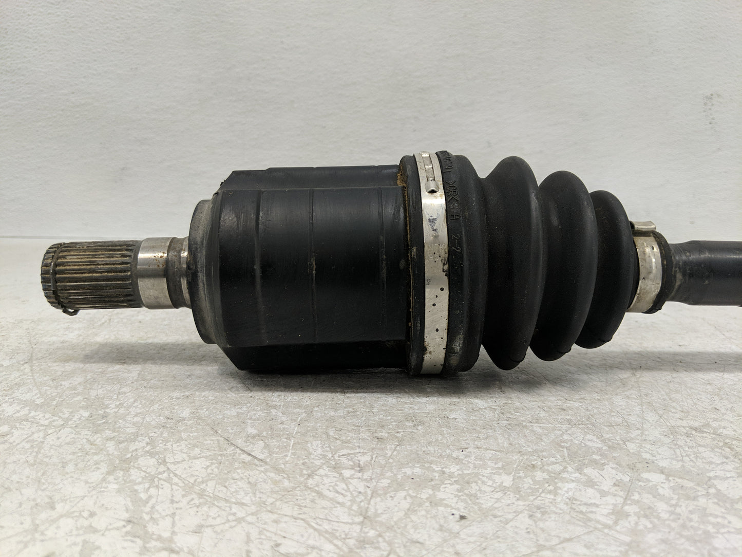 2016-2018 Kia Sorento Axle Shaft Front Driver Cv C/v - Oemusedautoparts1.com