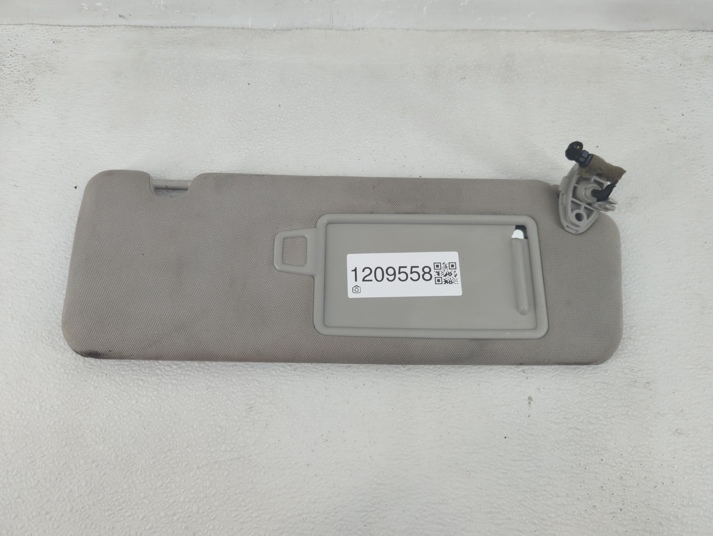 2016-2020 Kia Sorento Sun Visor Shade Replacement Passenger Right Mirror Fits Fits 2016 2017 2018 2019 2020 OEM Used Auto Pa