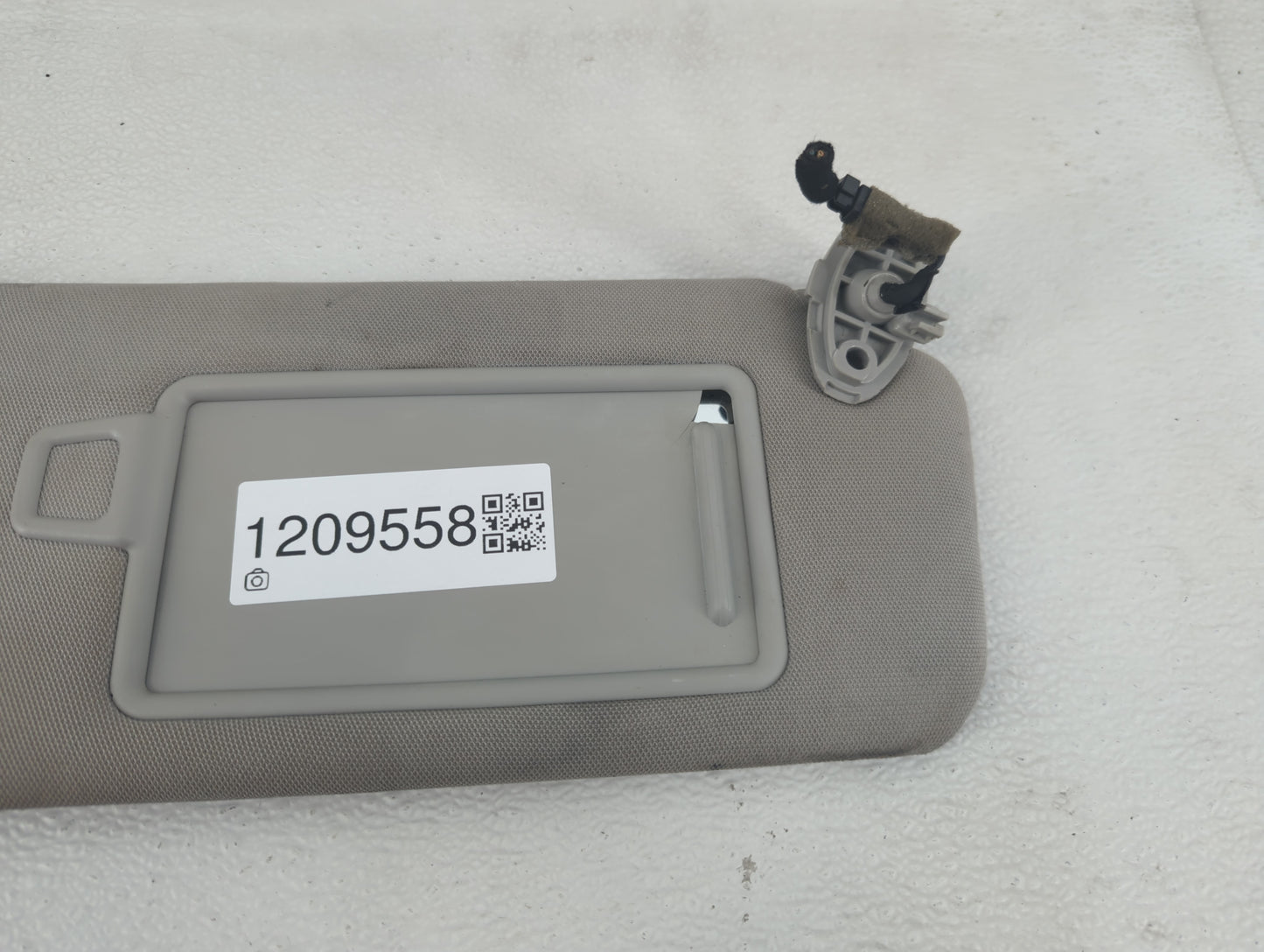 2016-2020 Kia Sorento Sun Visor Shade Replacement Passenger Right Mirror Fits Fits 2016 2017 2018 2019 2020 OEM Used Auto Pa