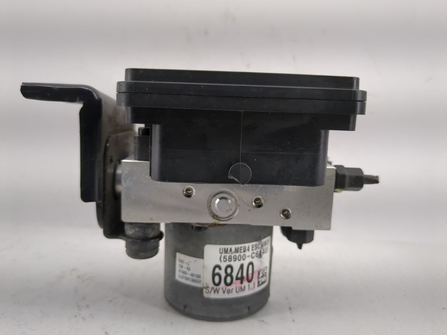 2016-2018 Kia Sorento ABS Pump Control Module Replacement P/N:58900-C6840 Fits Fits 2016 2017 2018 OEM Used Auto Parts - Oem