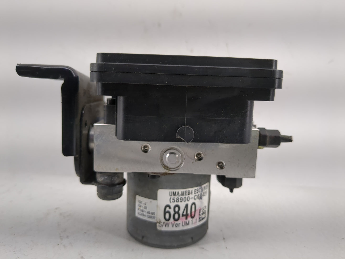 2016-2018 Kia Sorento ABS Pump Control Module Replacement P/N:58900-C6840 Fits Fits 2016 2017 2018 OEM Used Auto Parts - Oem