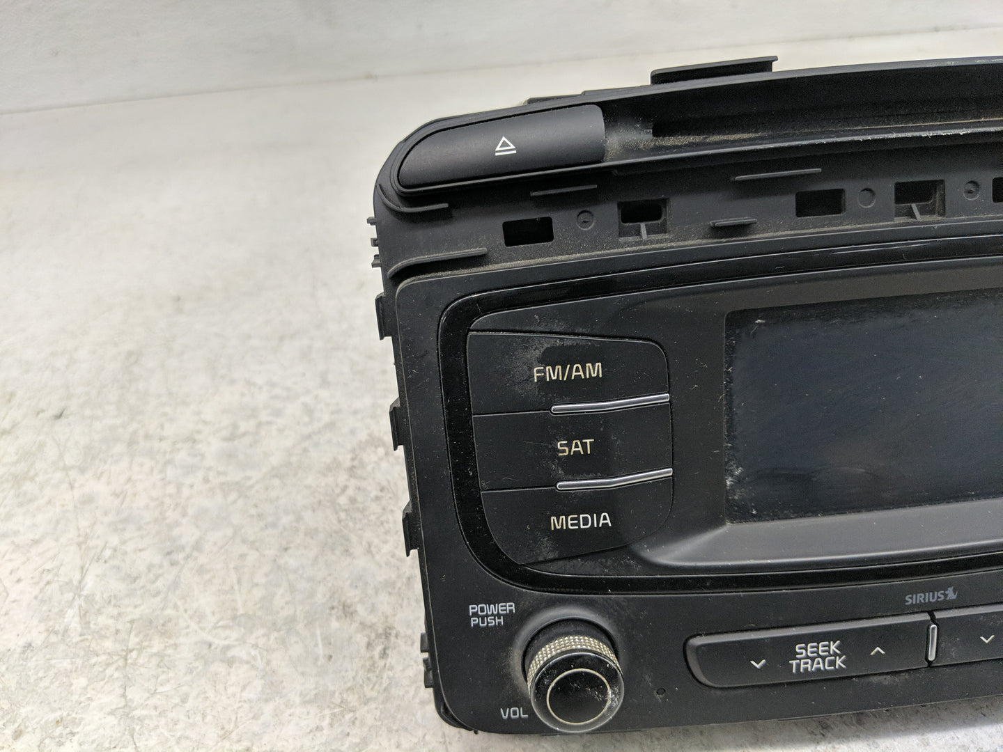 2016 Kia Sorento Radio AM FM Cd Player Receiver Replacement P/N:96160-C6000WK Fits OEM Used Auto Parts - Oemusedautoparts1.c