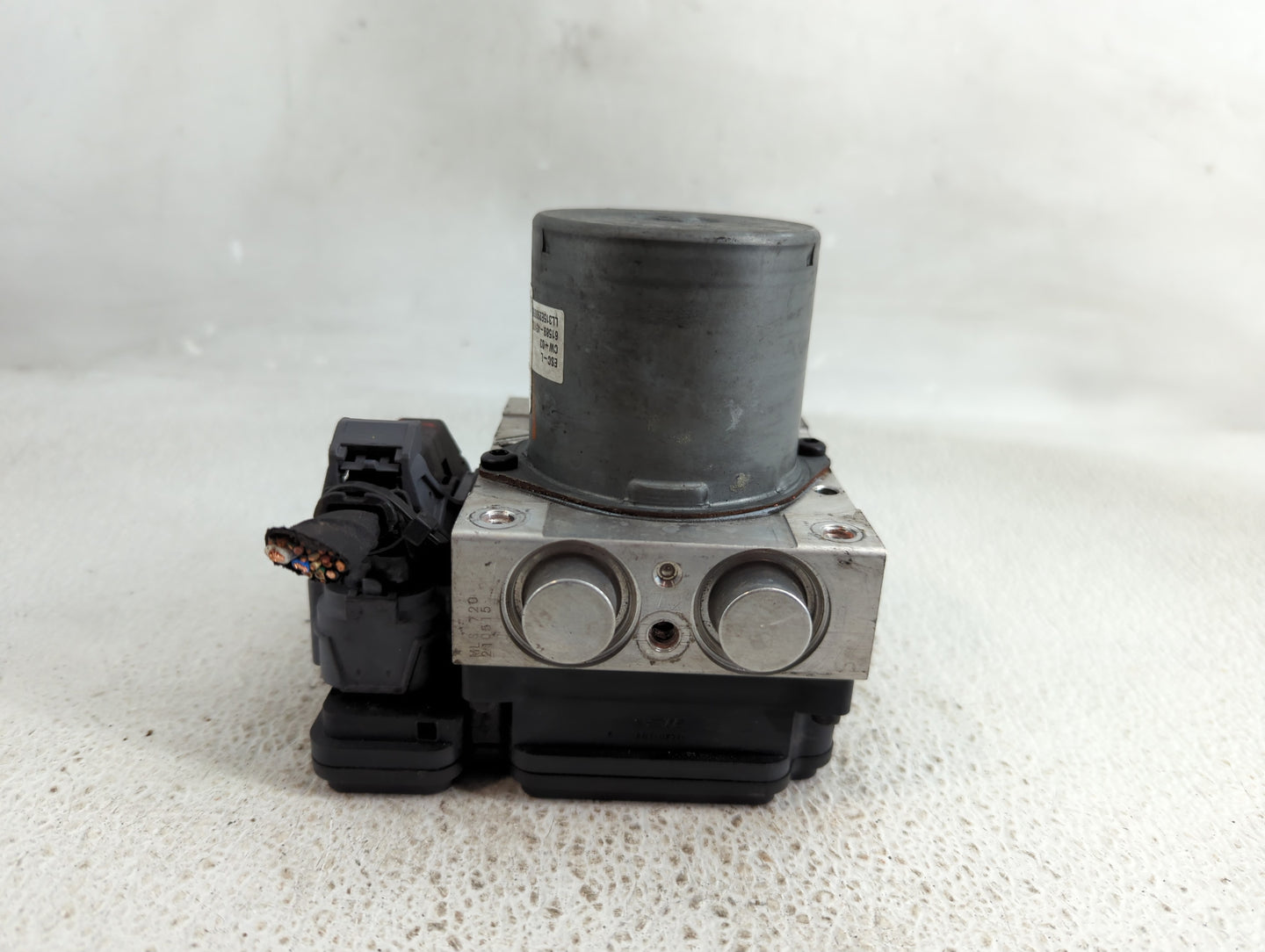 2016-2018 Kia Sorento ABS Pump Control Module Replacement P/N:58900-C6800 Fits Fits 2016 2017 2018 OEM Used Auto Parts - Oem