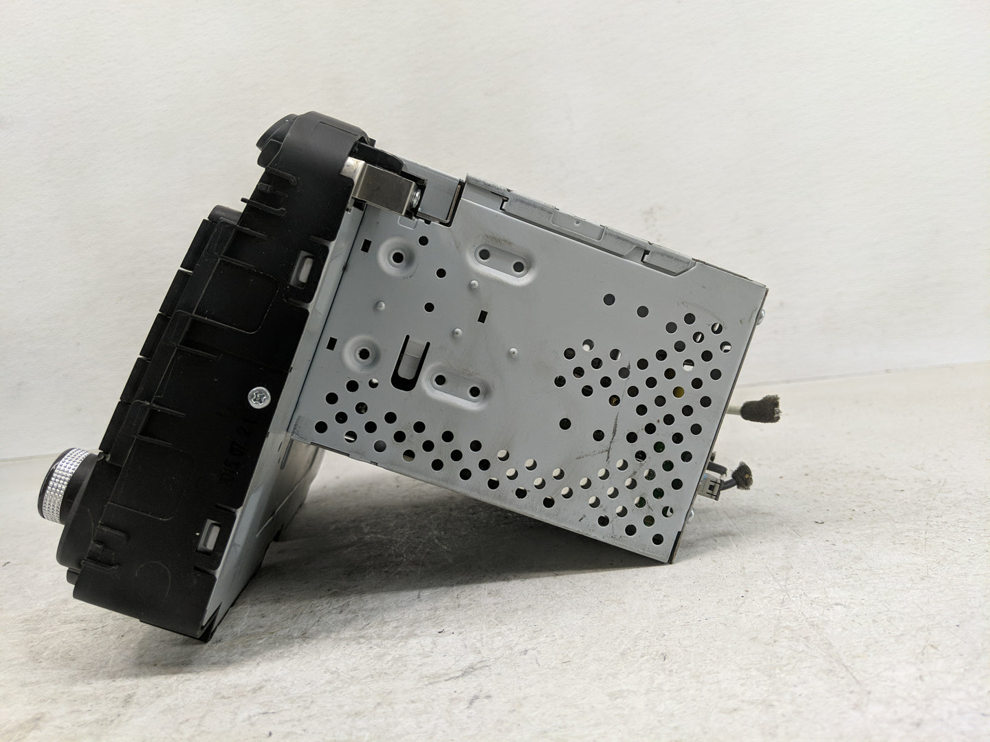 2016-2018 Kia Sorento Radio AM FM Cd Player Receiver Replacement P/N:1K0 035 180 AE Fits Fits 2016 2017 2018 OEM Used Auto P