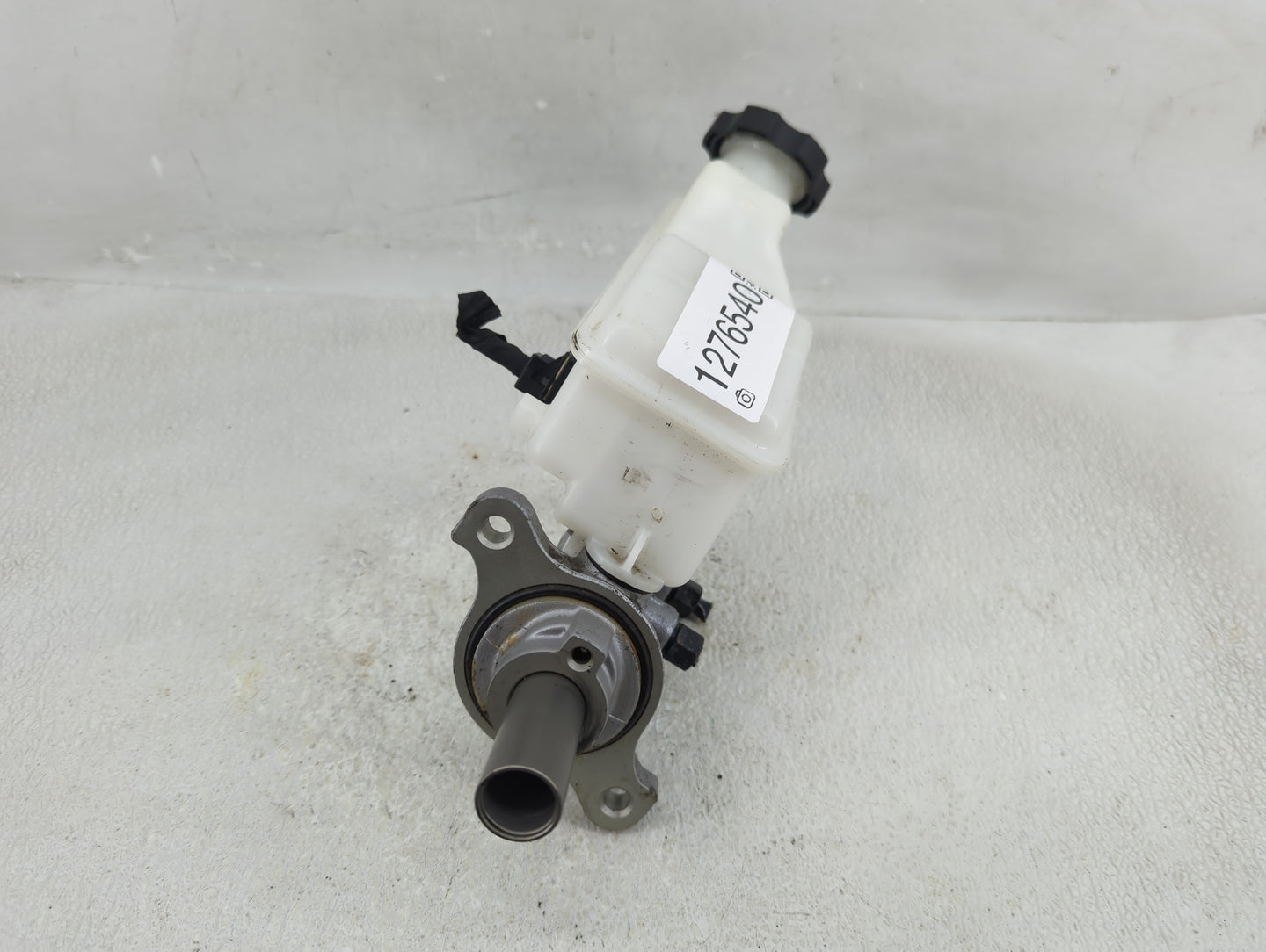 2016-2020 Kia Sorento Brake Master Cylinder - Oemusedautoparts1.com