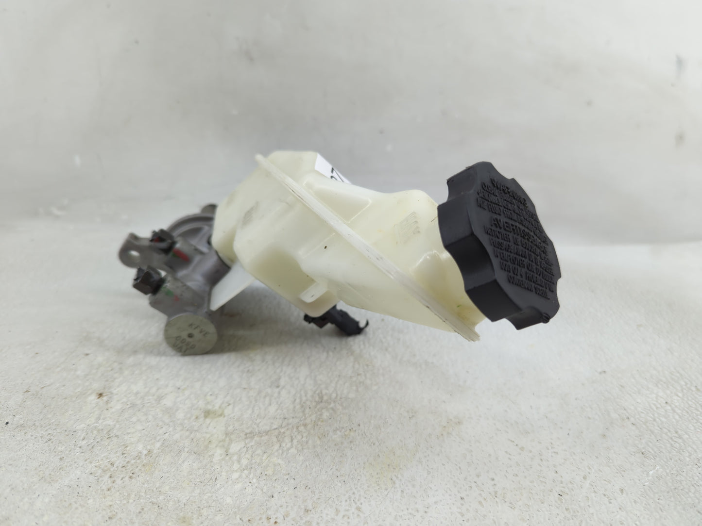 2016-2020 Kia Sorento Brake Master Cylinder - Oemusedautoparts1.com
