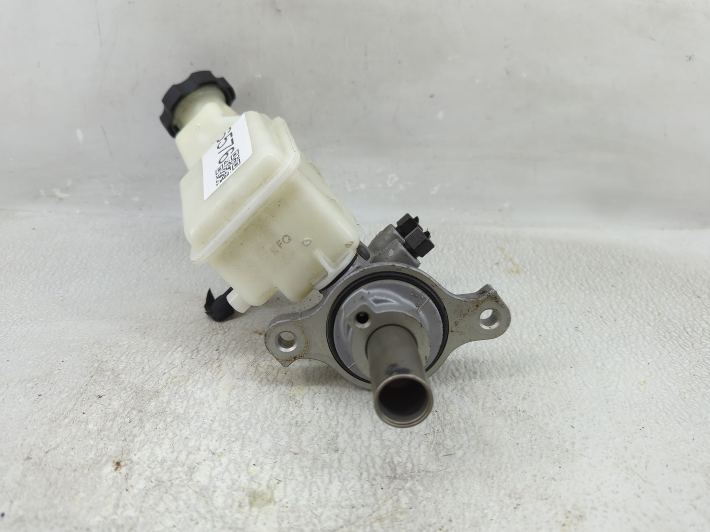 2016-2020 Kia Sorento Brake Master Cylinder - Oemusedautoparts1.com