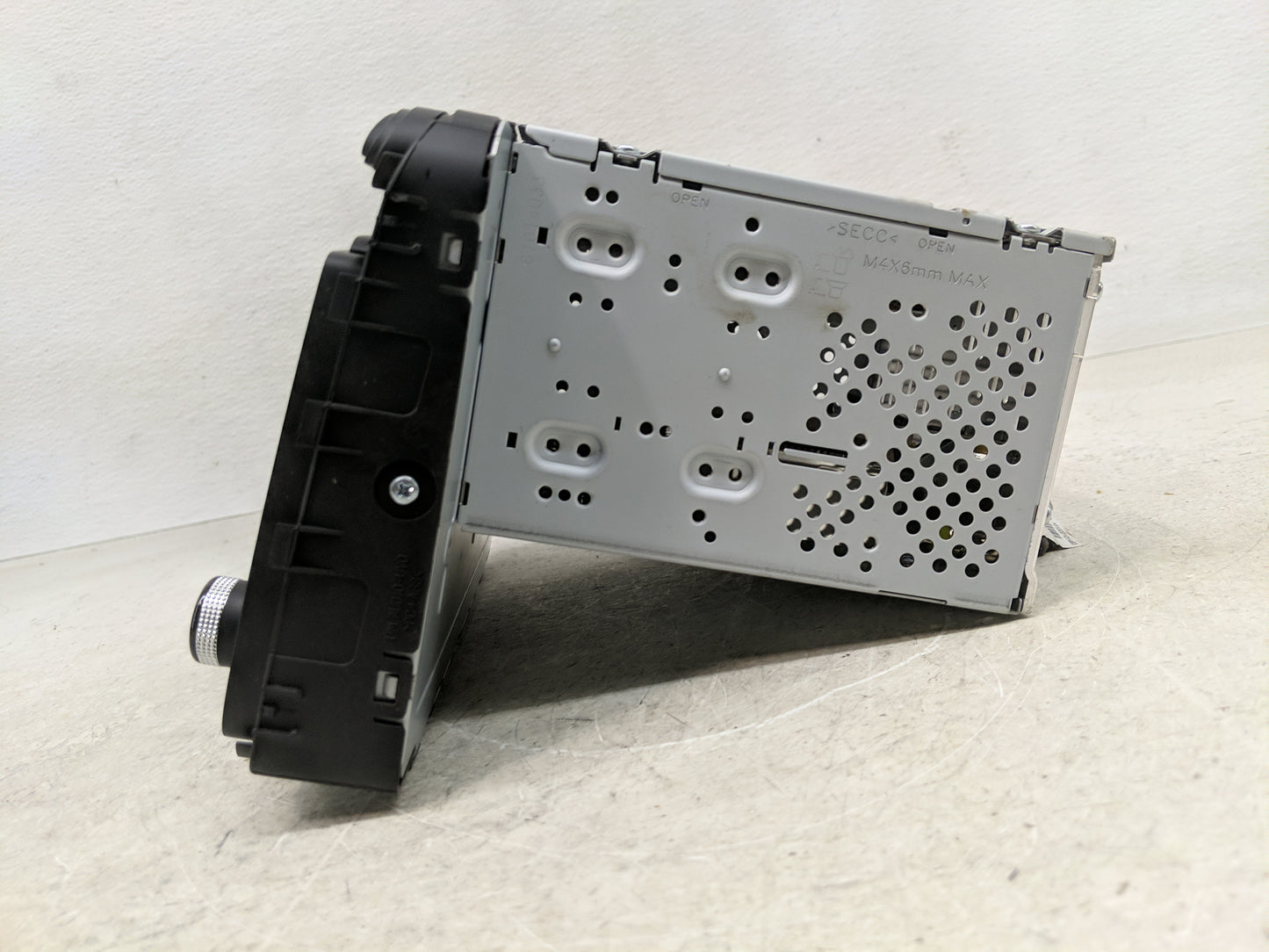 2016-2018 Kia Sorento Radio AM FM Cd Player Receiver Replacement P/N:96180-C6000WK Fits Fits 2016 2017 2018 OEM Used Auto Pa