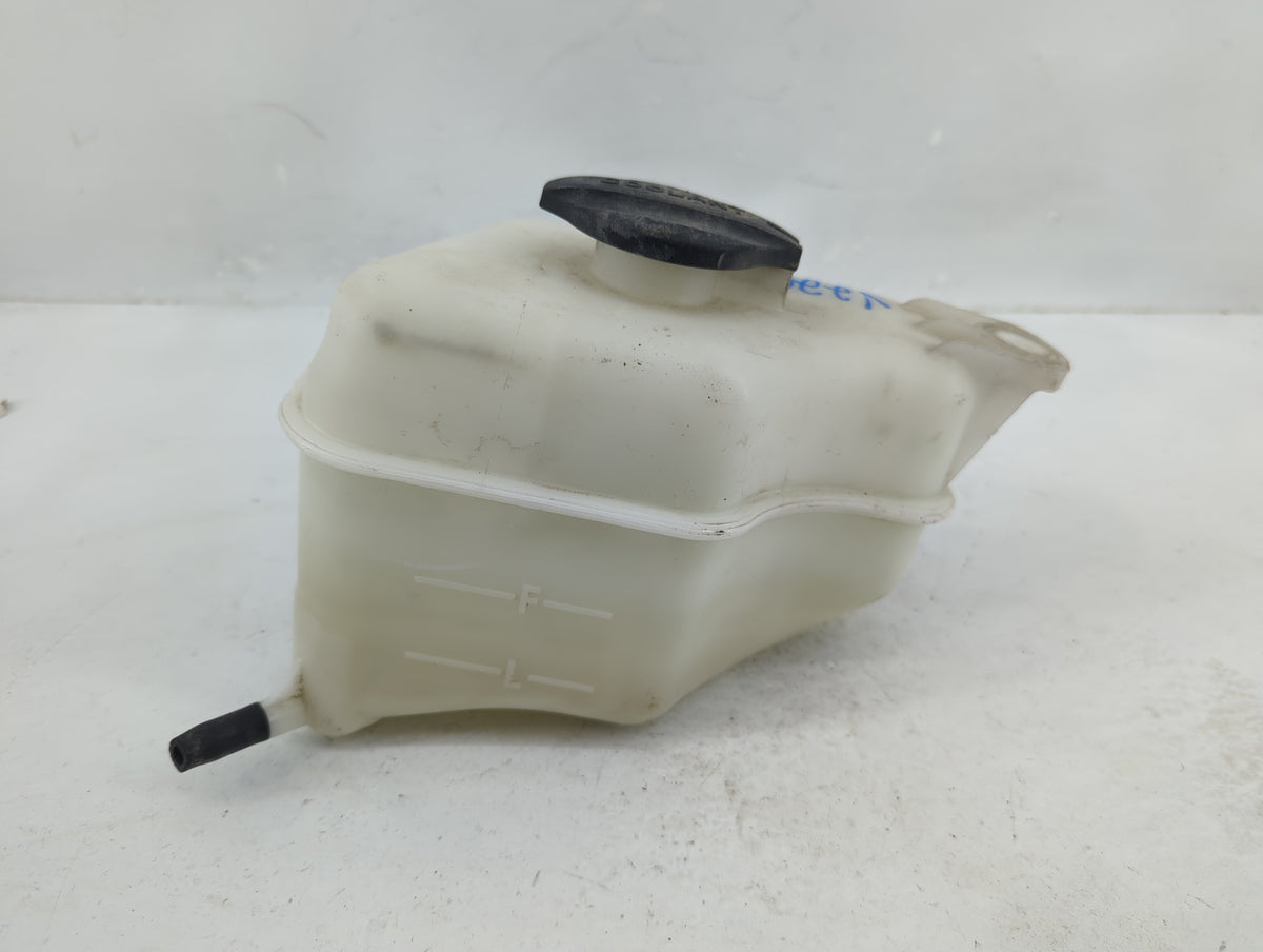 2014-2020 Kia Sorento Radiator Coolant Overflow Expansion Tank Bottle 1369122 - Oemusedautoparts1.com