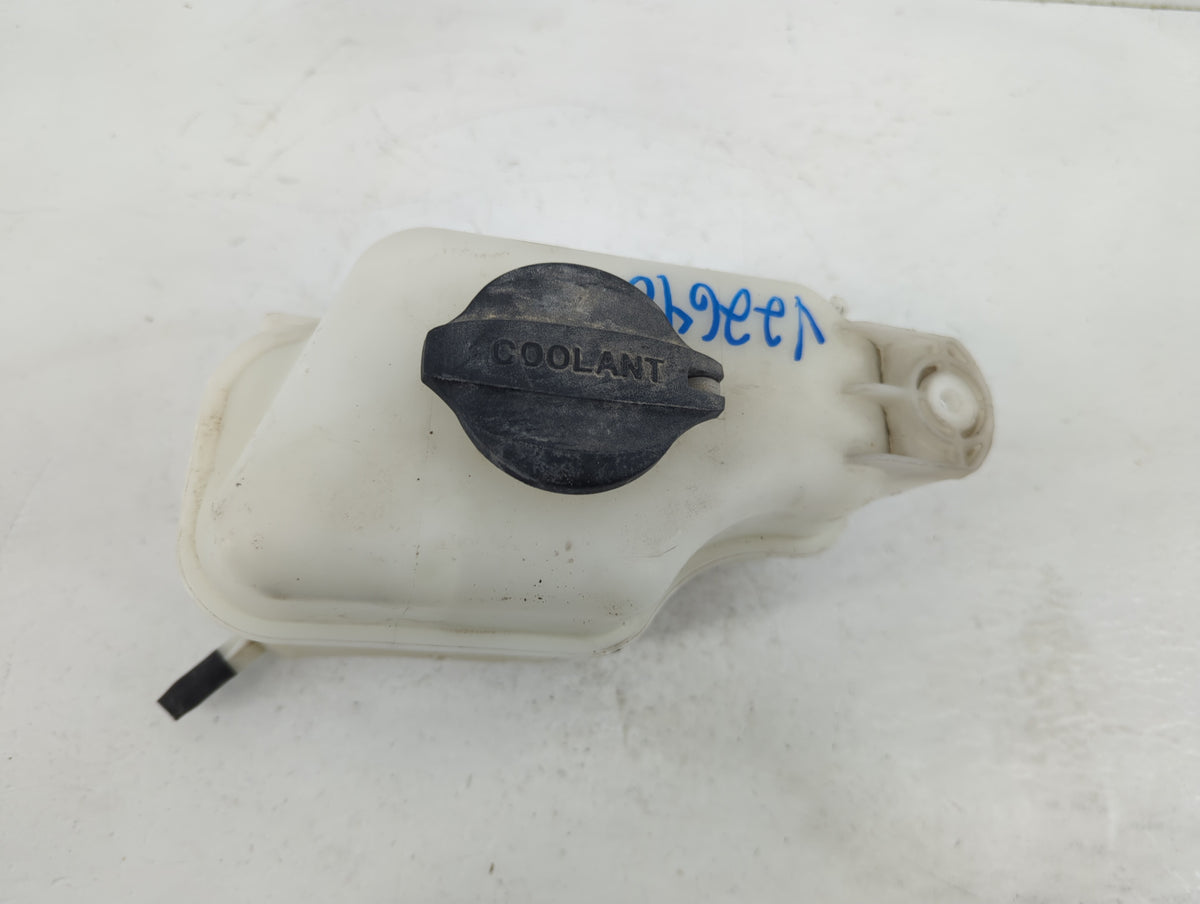 2014-2020 Kia Sorento Radiator Coolant Overflow Expansion Tank Bottle 1369122 - Oemusedautoparts1.com