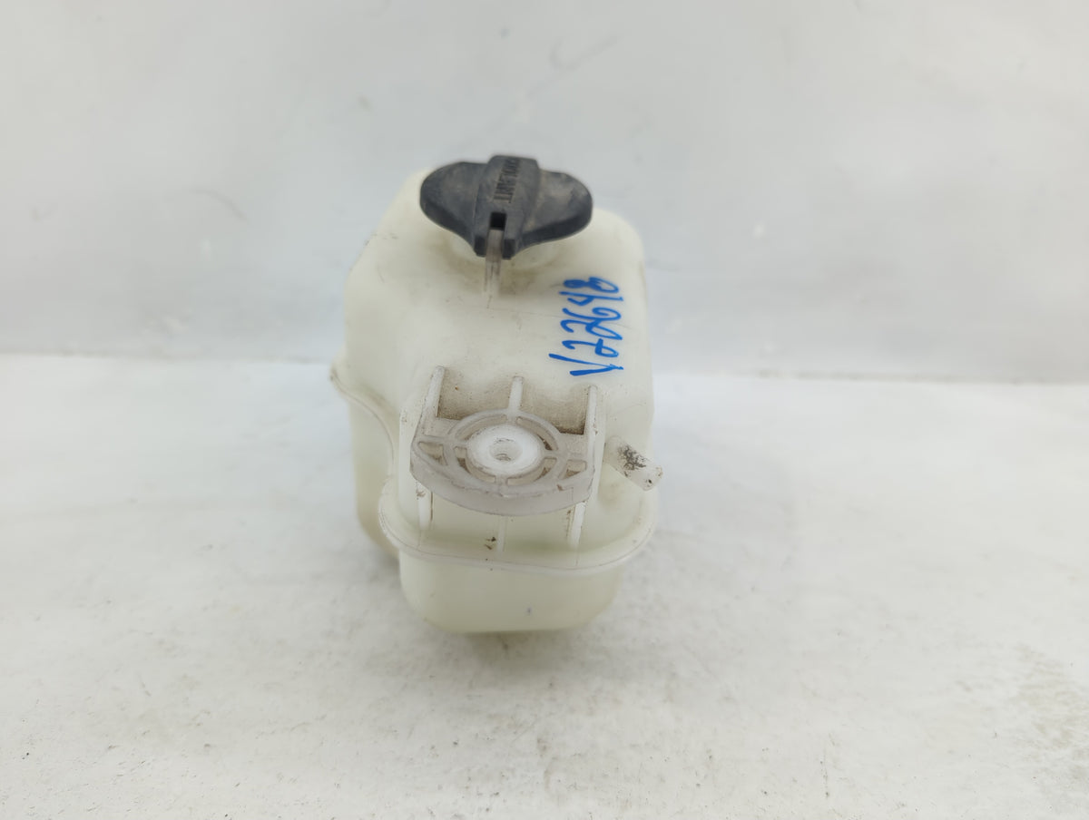 2014-2020 Kia Sorento Radiator Coolant Overflow Expansion Tank Bottle 1369122 - Oemusedautoparts1.com