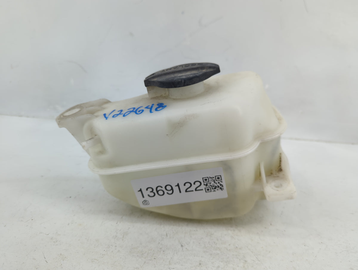 2014-2020 Kia Sorento Radiator Coolant Overflow Expansion Tank Bottle 1369122 - Oemusedautoparts1.com