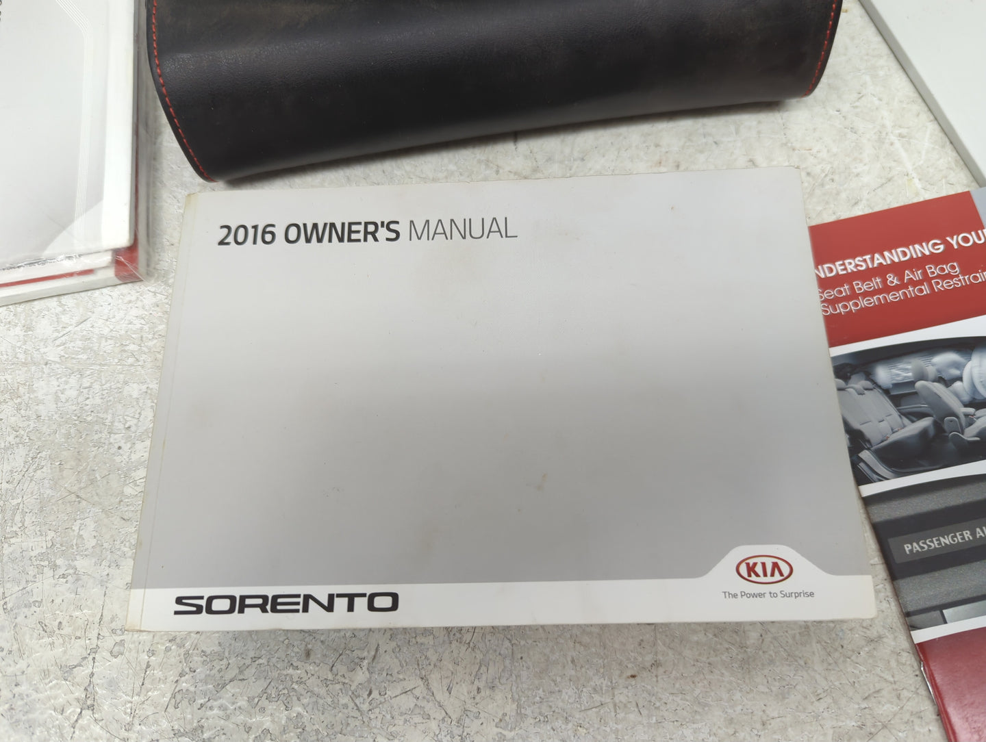 2016 Kia Sorento Owners Manual Book Guide P/N:GXG5-EU55D OEM Used Auto Parts - Oemusedautoparts1.com