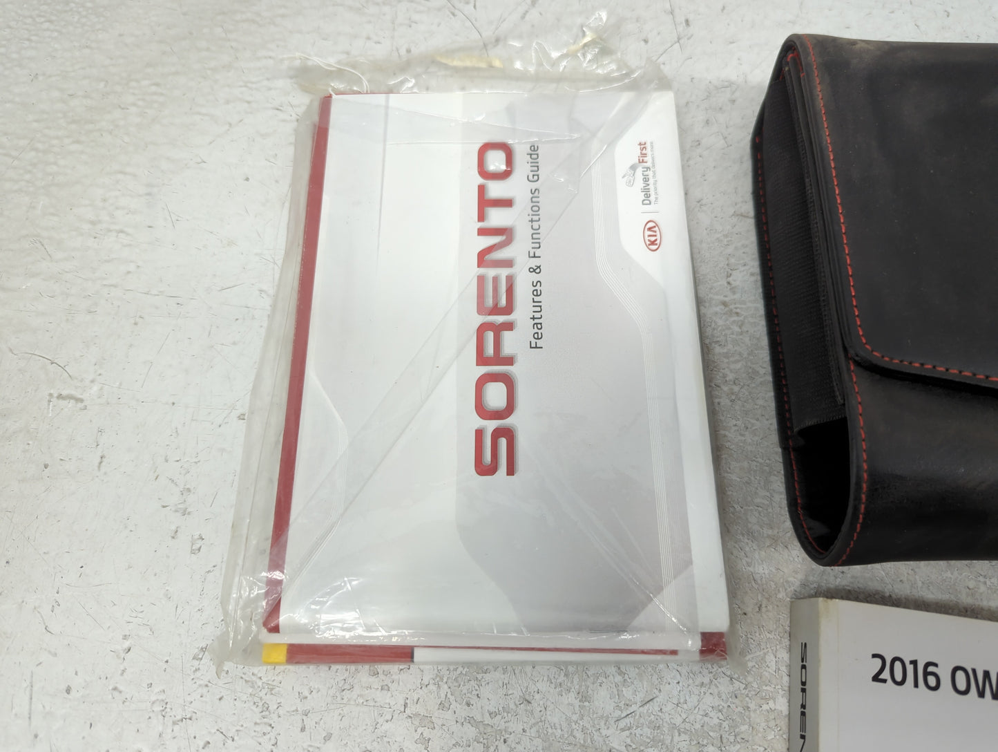 2016 Kia Sorento Owners Manual Book Guide P/N:GXG5-EU55D OEM Used Auto Parts - Oemusedautoparts1.com