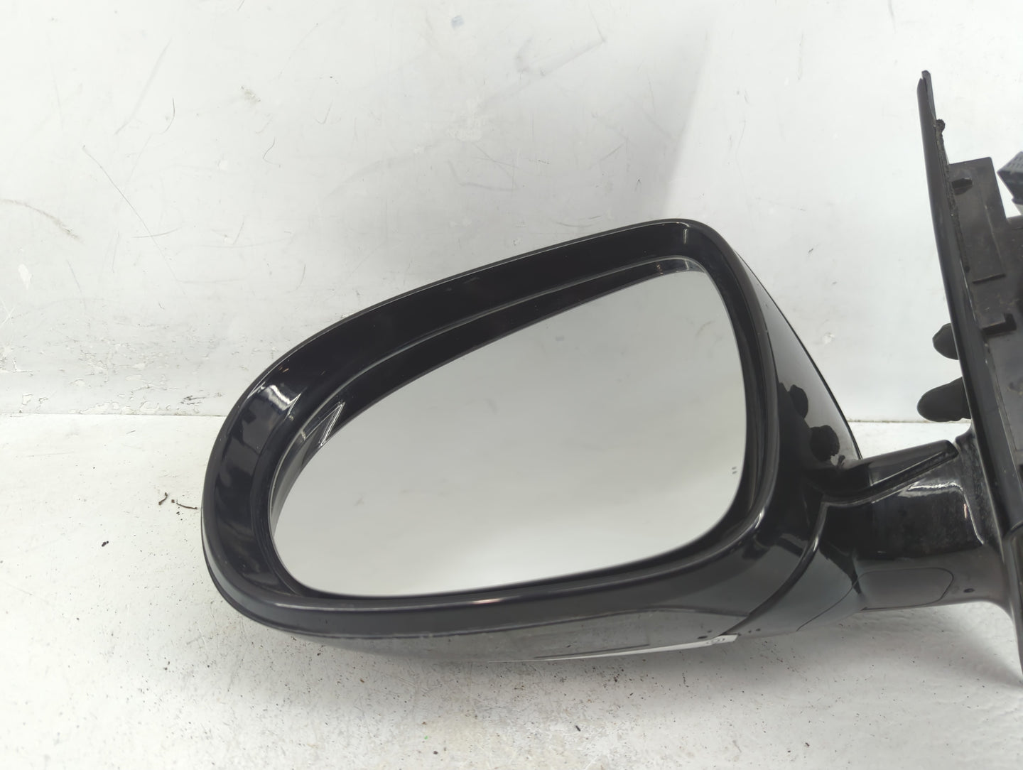 2016-2020 Kia Sorento Driver Side View Mirror - Left Door Mirror OEM Used - Oemusedautoparts1.com