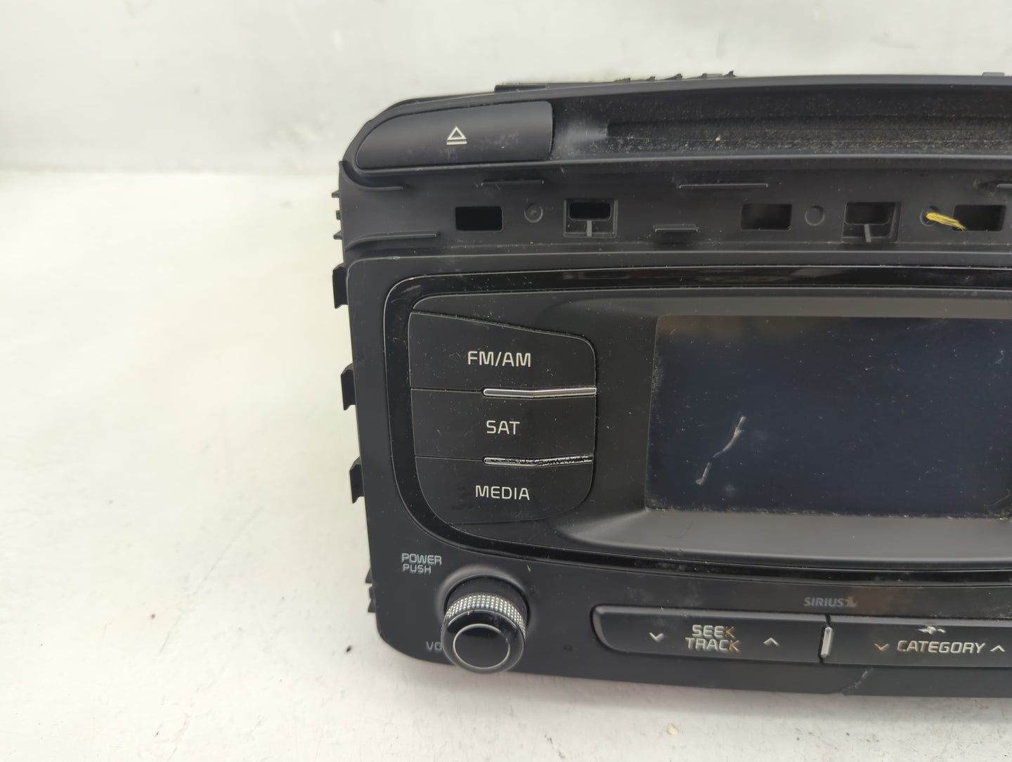 2016-2018 Kia Sorento Radio AM FM Cd Player Receiver Replacement P/N:96160-C6000WK Fits Fits 2016 2017 2018 OEM Used Auto Pa