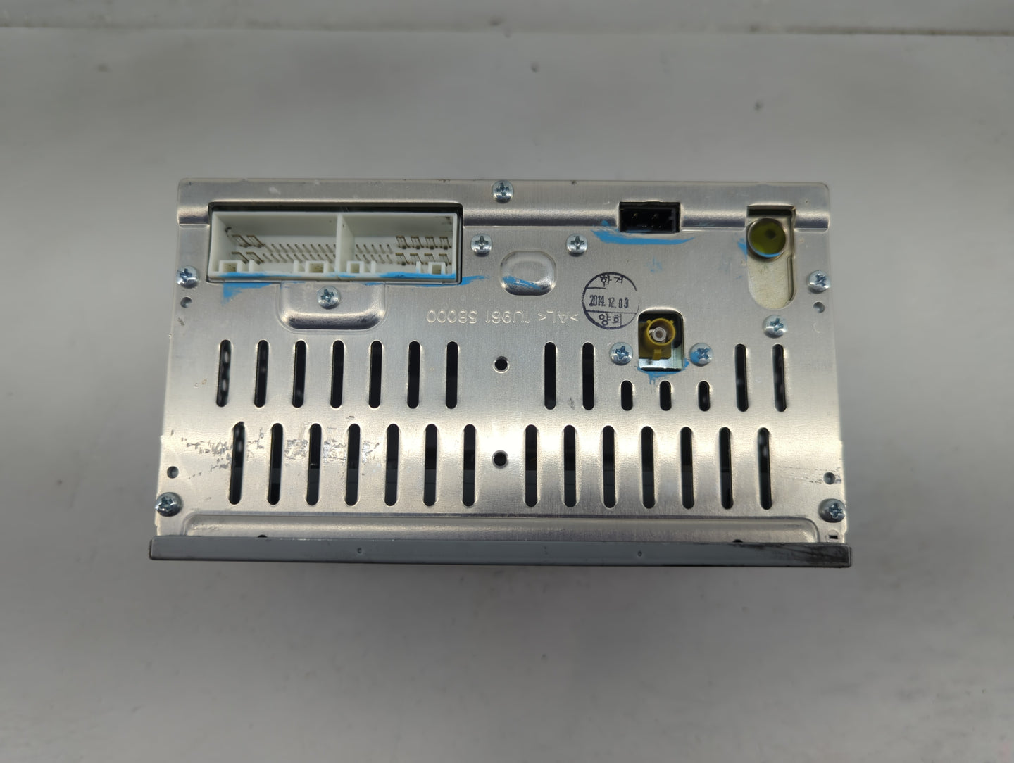 2016-2018 Kia Sorento Radio AM FM Cd Player Receiver Replacement P/N:96160-C6000WK Fits Fits 2016 2017 2018 OEM Used Auto Pa