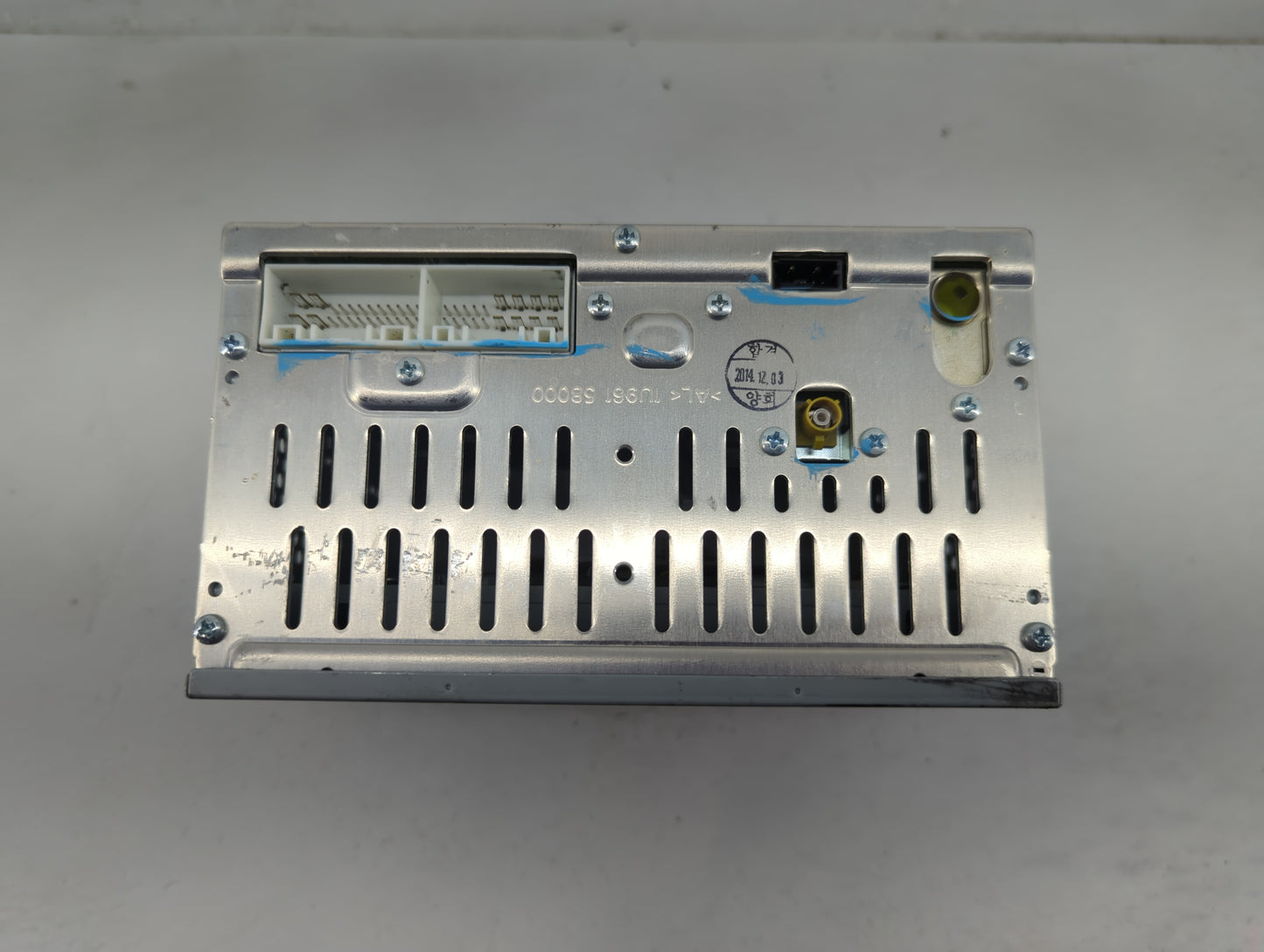 2016-2018 Kia Sorento Radio AM FM Cd Player Receiver Replacement P/N:96160-C6000WK Fits Fits 2016 2017 2018 OEM Used Auto Pa