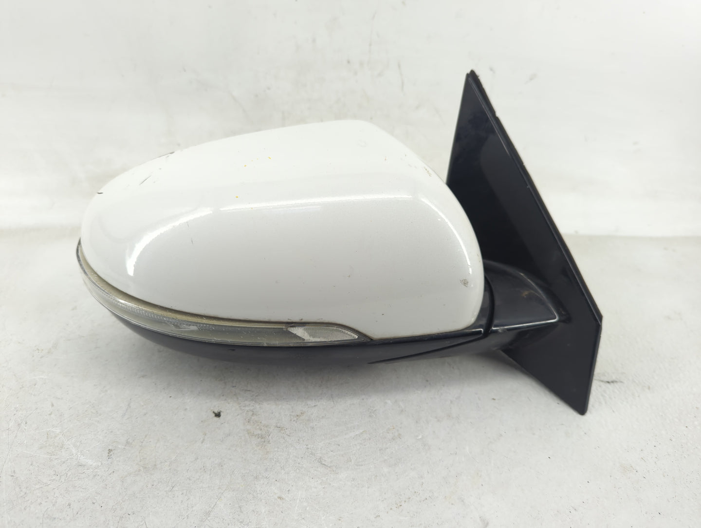 2016-2020 Kia Sorento Passenger Side View Mirror - Right Door Mirror OEM Used - Oemusedautoparts1.com
