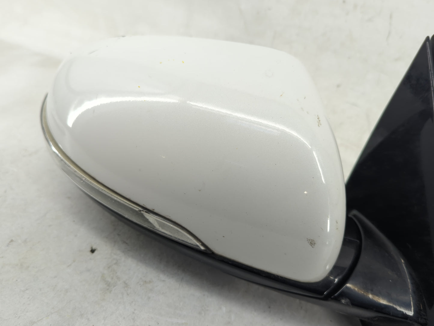 2016-2020 Kia Sorento Passenger Side View Mirror - Right Door Mirror OEM Used - Oemusedautoparts1.com