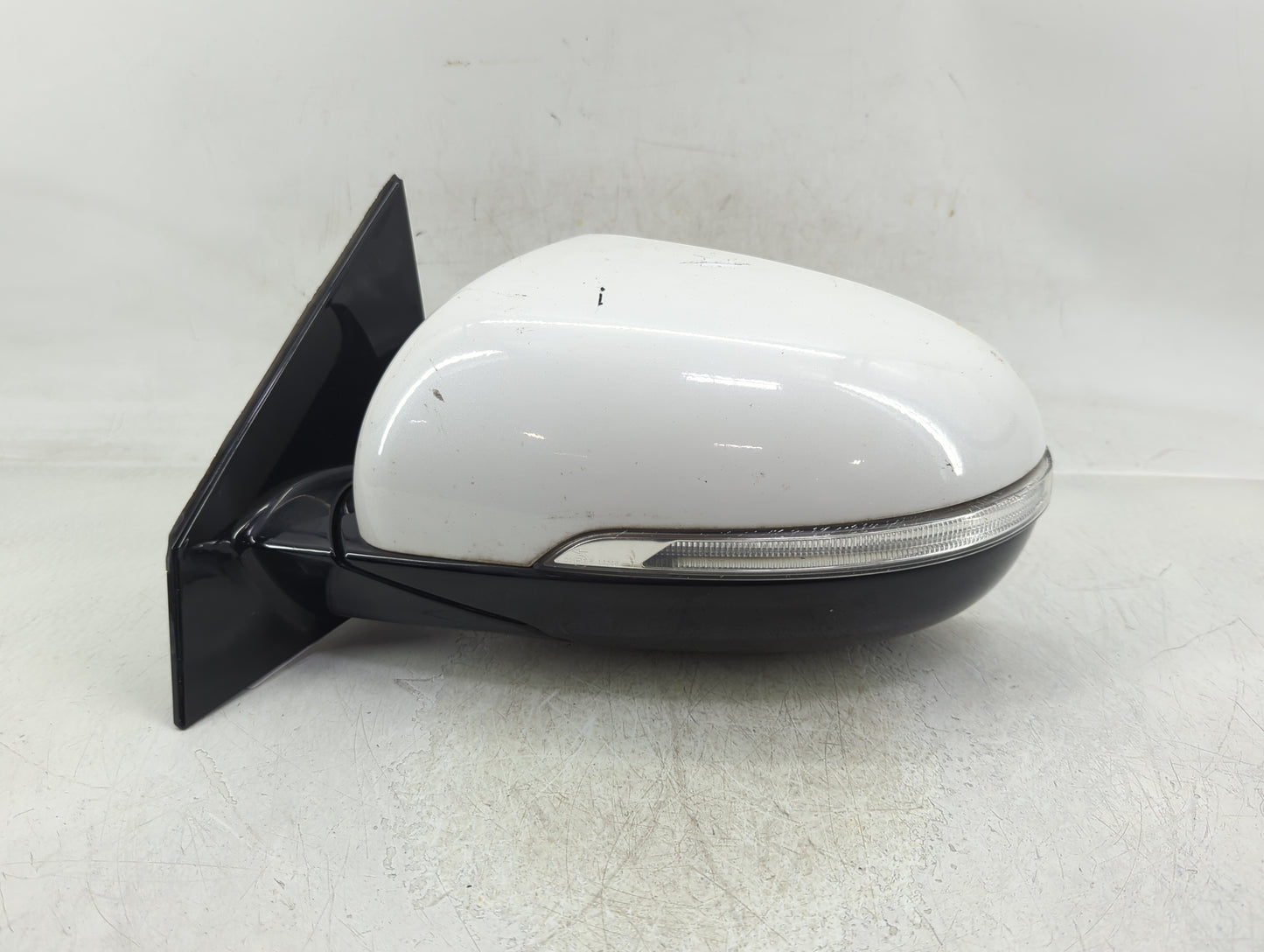 2016-2020 Kia Sorento Driver Side View Mirror - Left Door Mirror OEM Used - Oemusedautoparts1.com