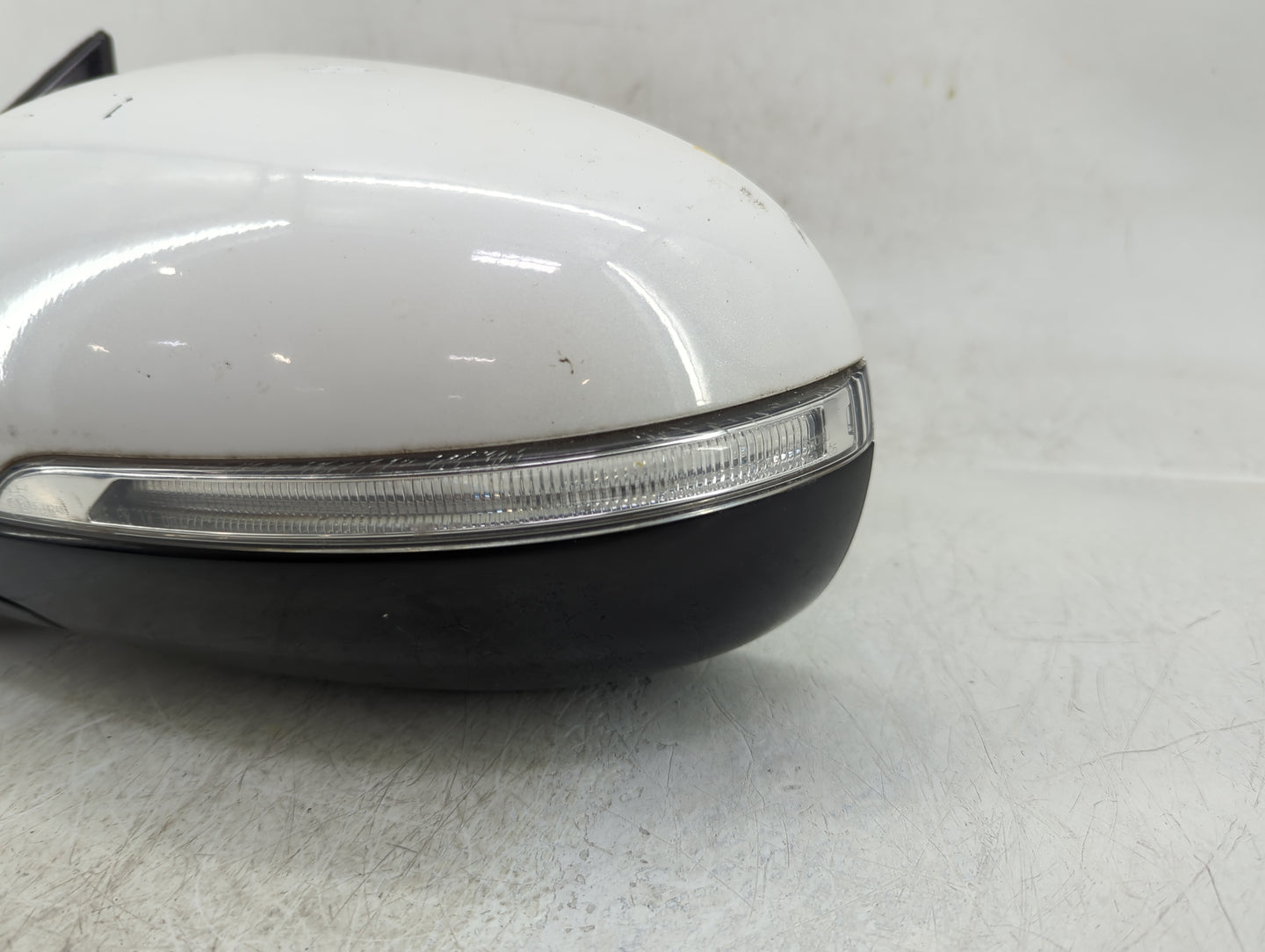 2016-2020 Kia Sorento Driver Side View Mirror - Left Door Mirror OEM Used - Oemusedautoparts1.com