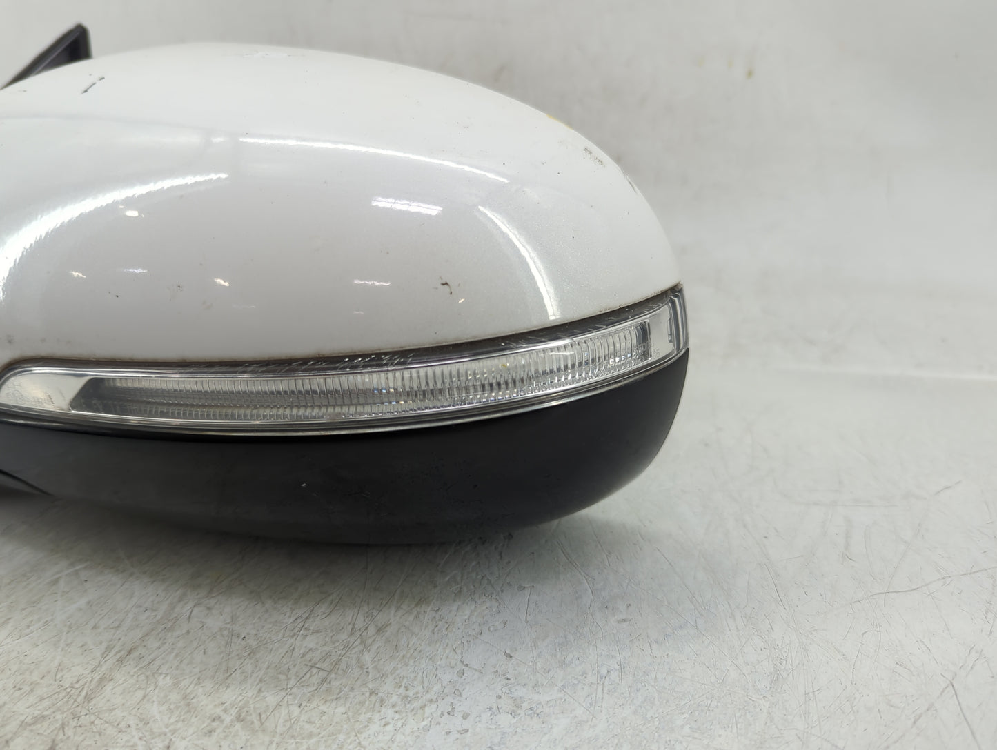2016-2020 Kia Sorento Driver Side View Mirror - Left Door Mirror OEM Used - Oemusedautoparts1.com